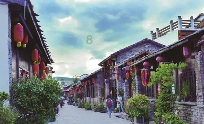 张杰全黑look霸总上线 大衣百搭又质感很耐看